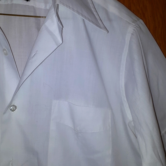 Vintage White Van Heusen Men's Dress Shirt - Picture 3 of 4